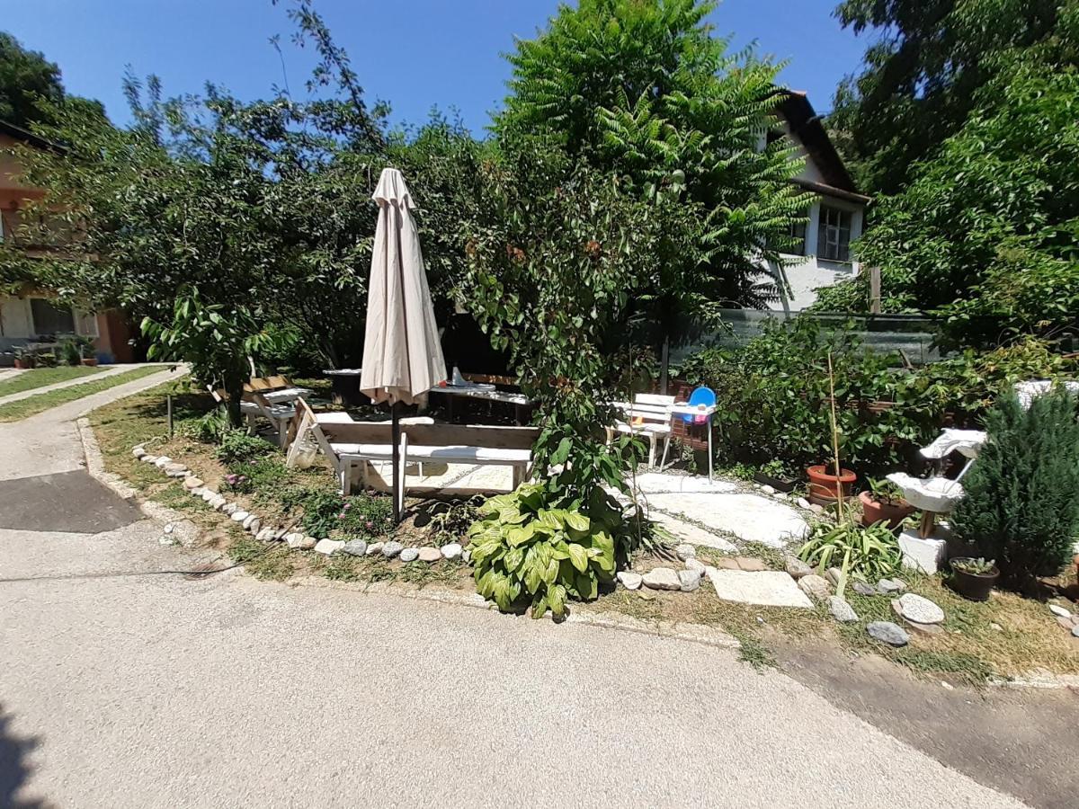 Rooms & Apartment Gh Pasha Tuzla Buitenkant foto